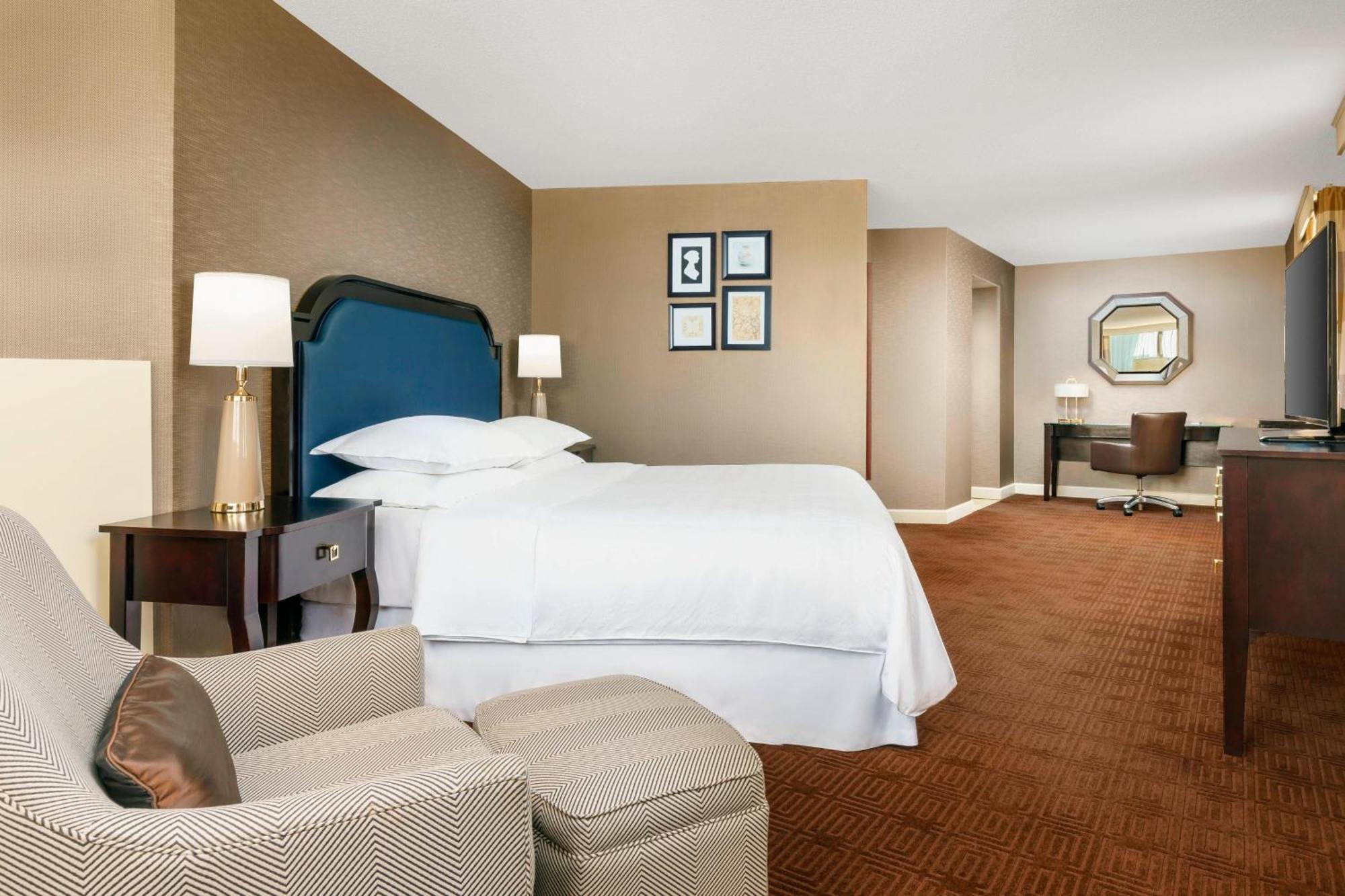 Sheraton Baltimore North 3*