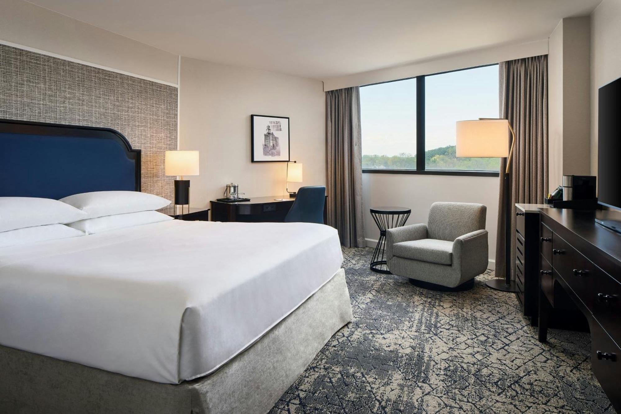 Sheraton Baltimore North Hotel 3*
