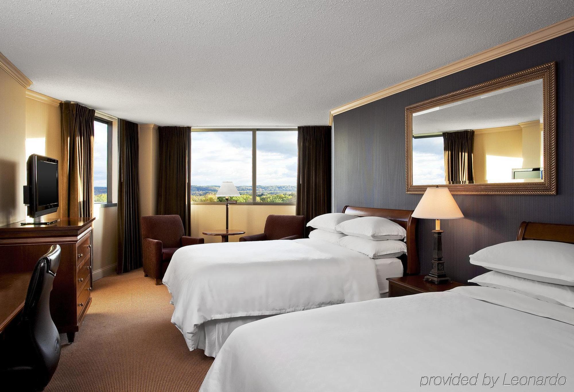 Sheraton Baltimore North Hotel 3*